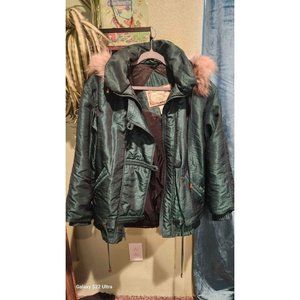 vintage Innovations by Izzie fox tail trim puff jacket